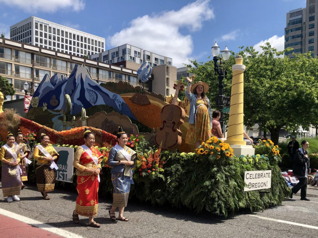 Celebrate Oregon! float wins Governor’s Award!