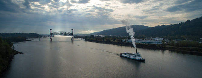 Steamer Portland Cruising the Williamette, Oct 2015